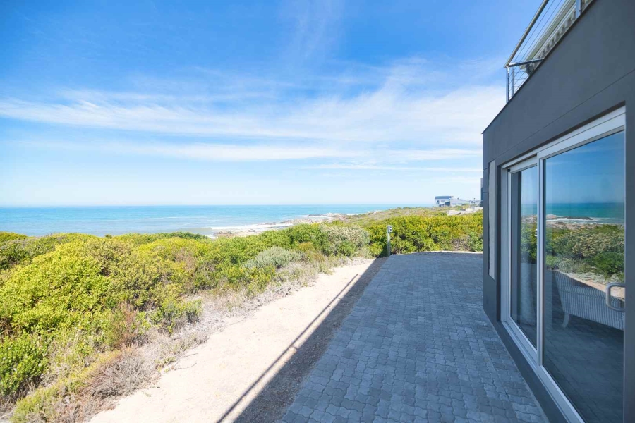 5 Bedroom Property for Sale in Kleinbaai Western Cape